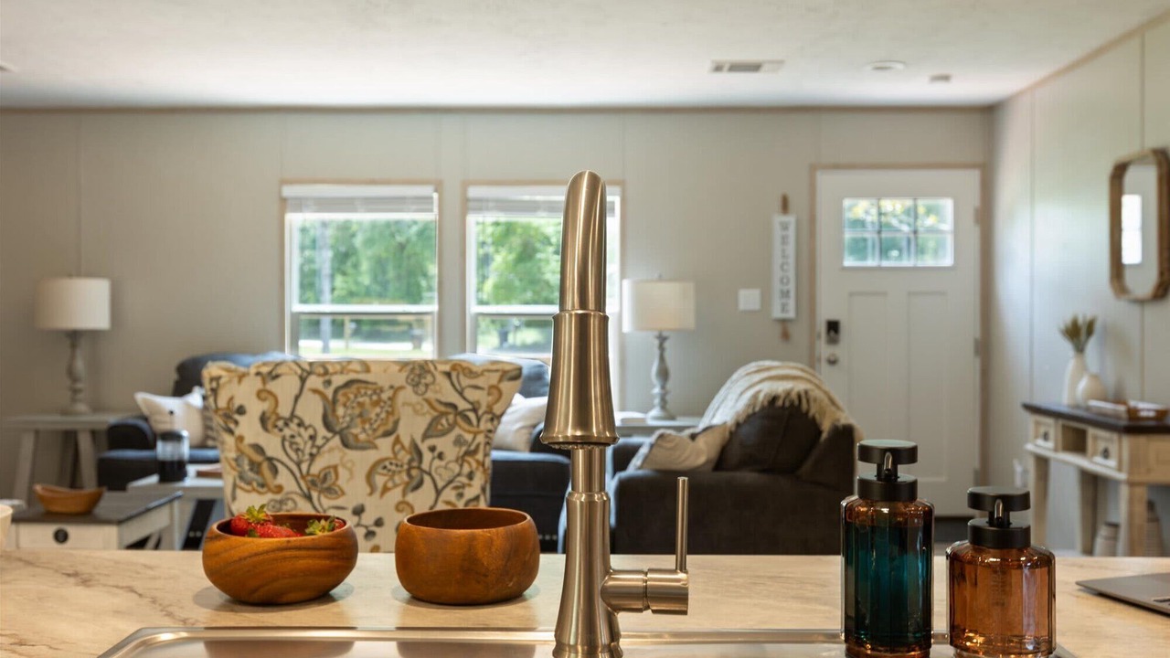 Photo of Livingroom in Lake City