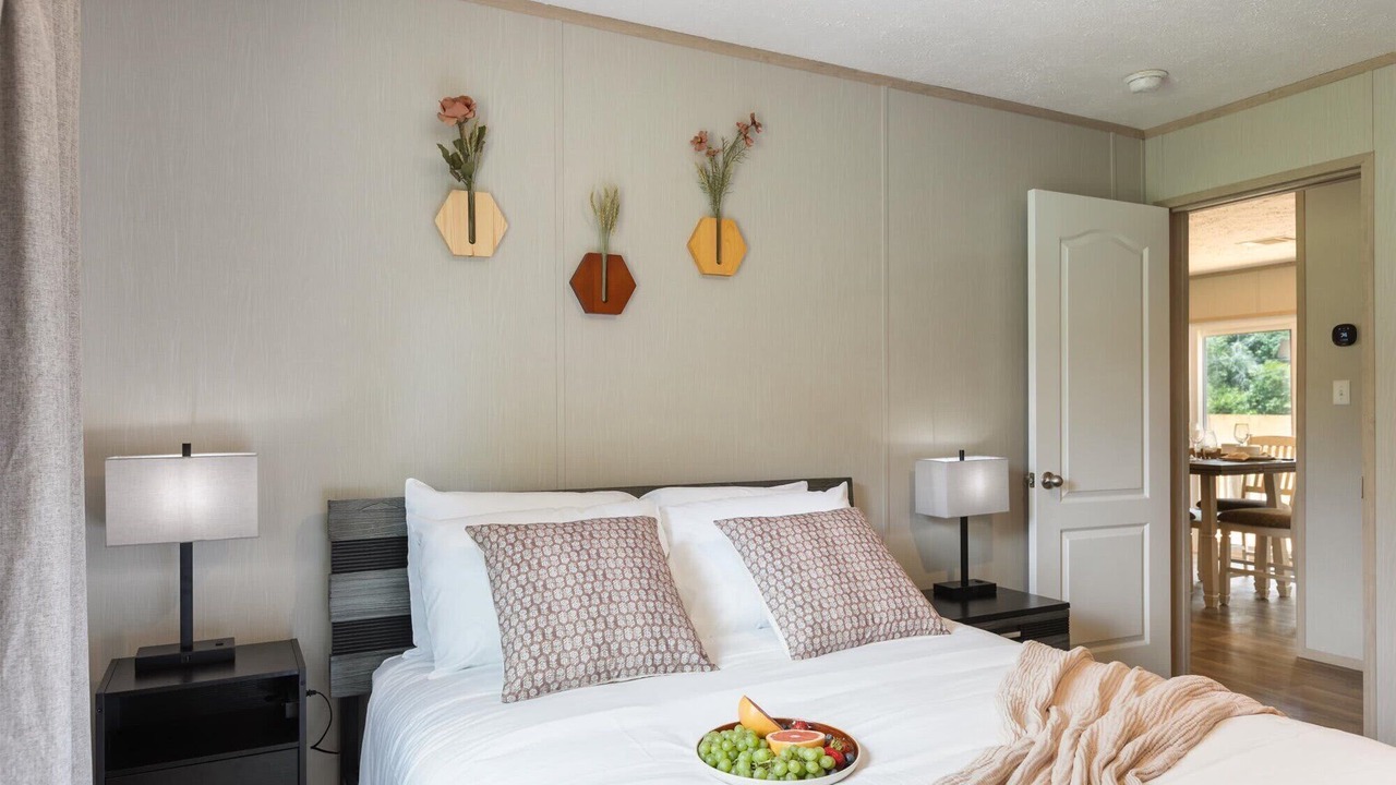 Photo of Bedroom in Lake City