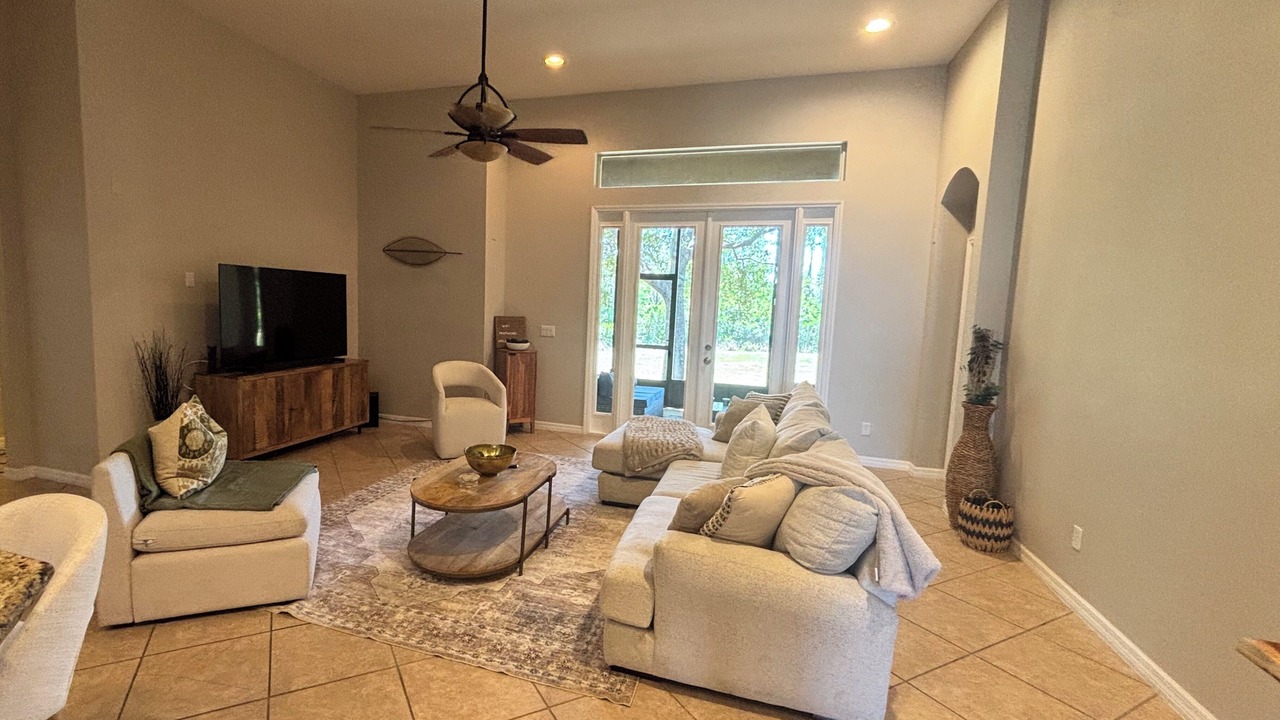 Photo of Livingroom in Ocoee