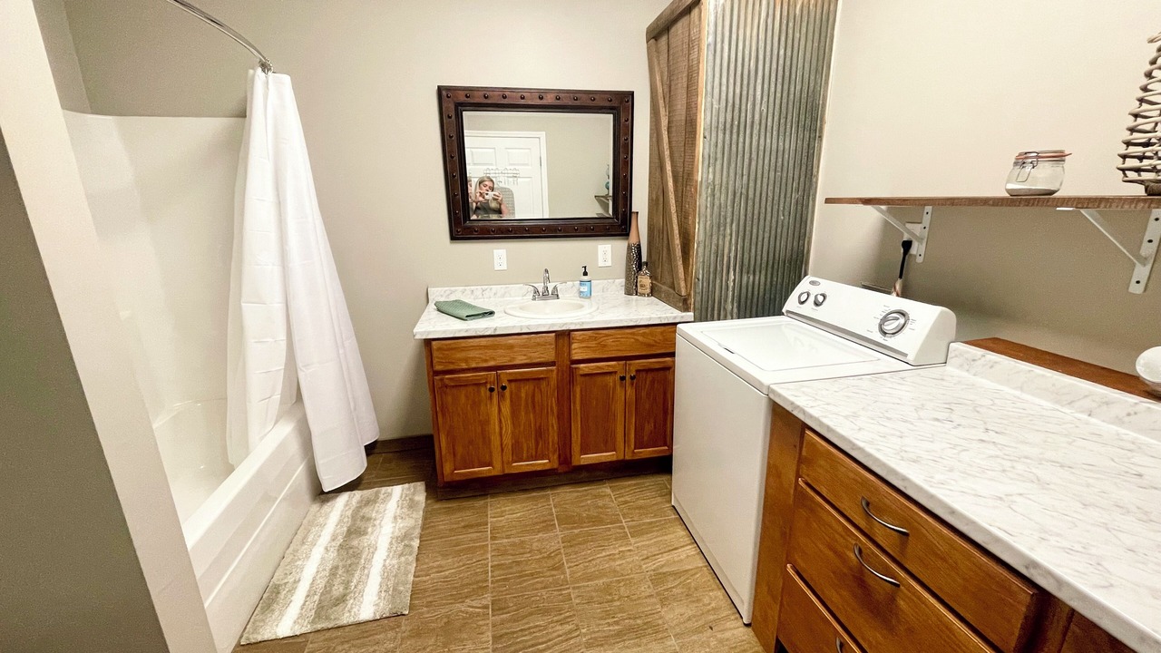 Photo of Bathroom in Cottondale