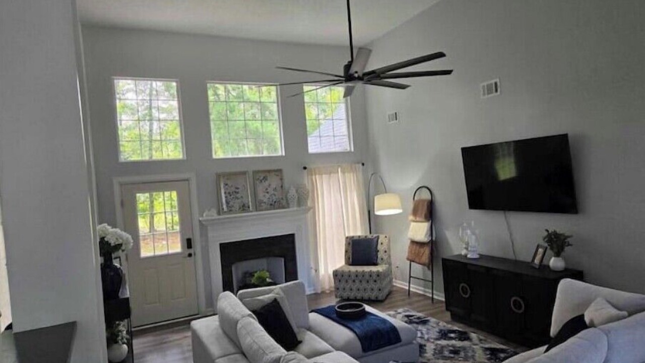Photo of Livingroom in Pooler
