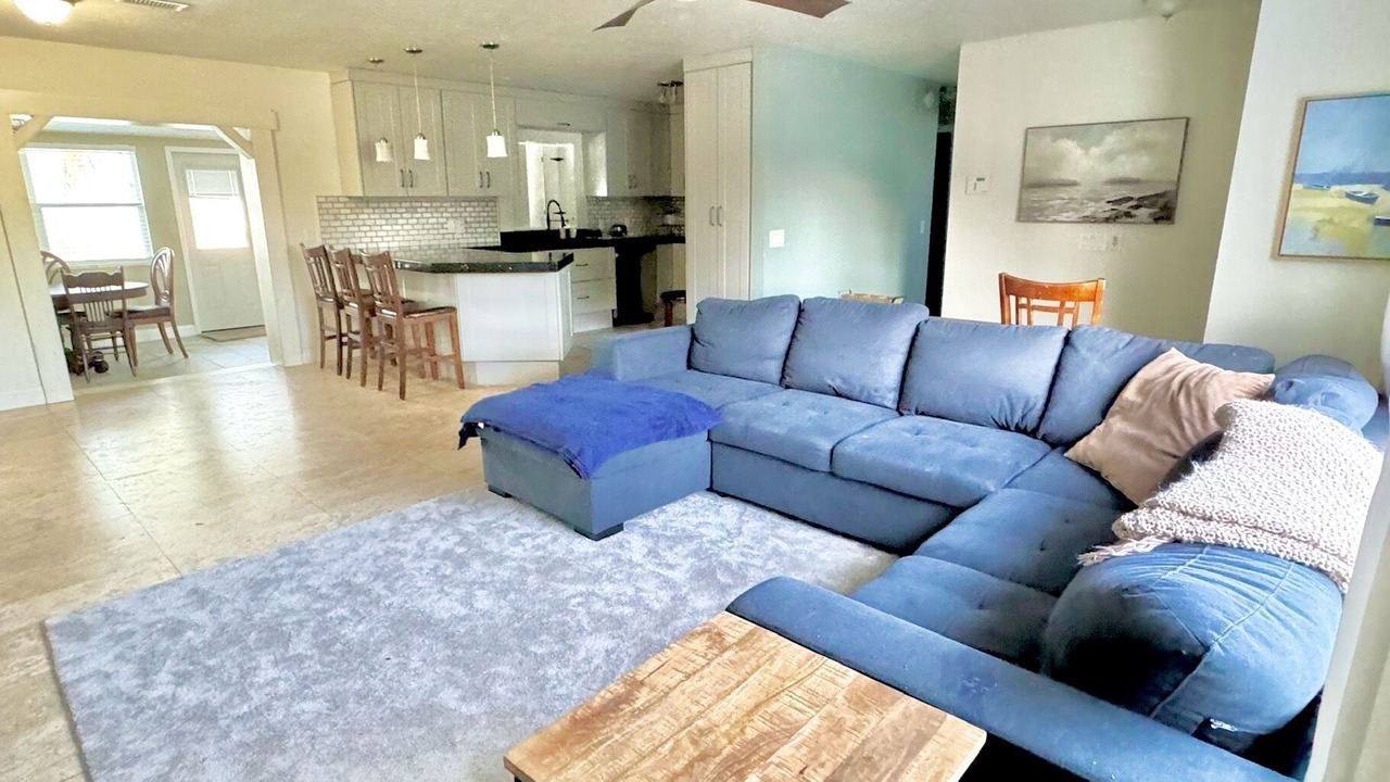 Photo of Livingroom in Willow Run
