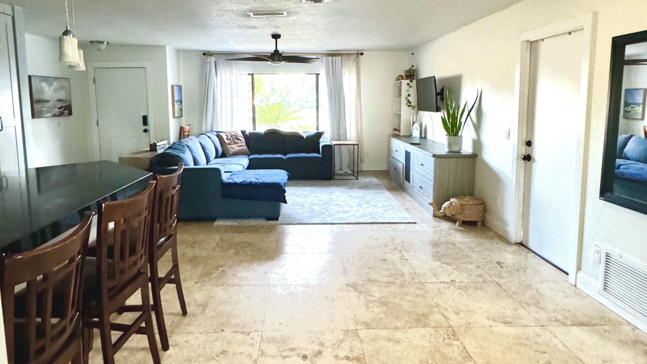 Photo of Livingroom in Willow Run