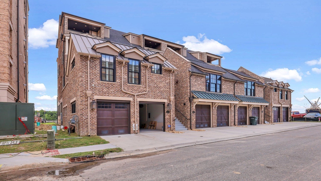 Photo of Outdoor in Hitch Village - Fred Wessels Homes