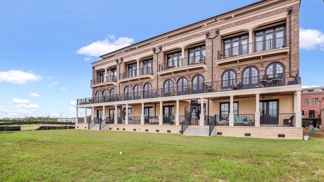 Photo of Outdoor in Hitch Village - Fred Wessels Homes