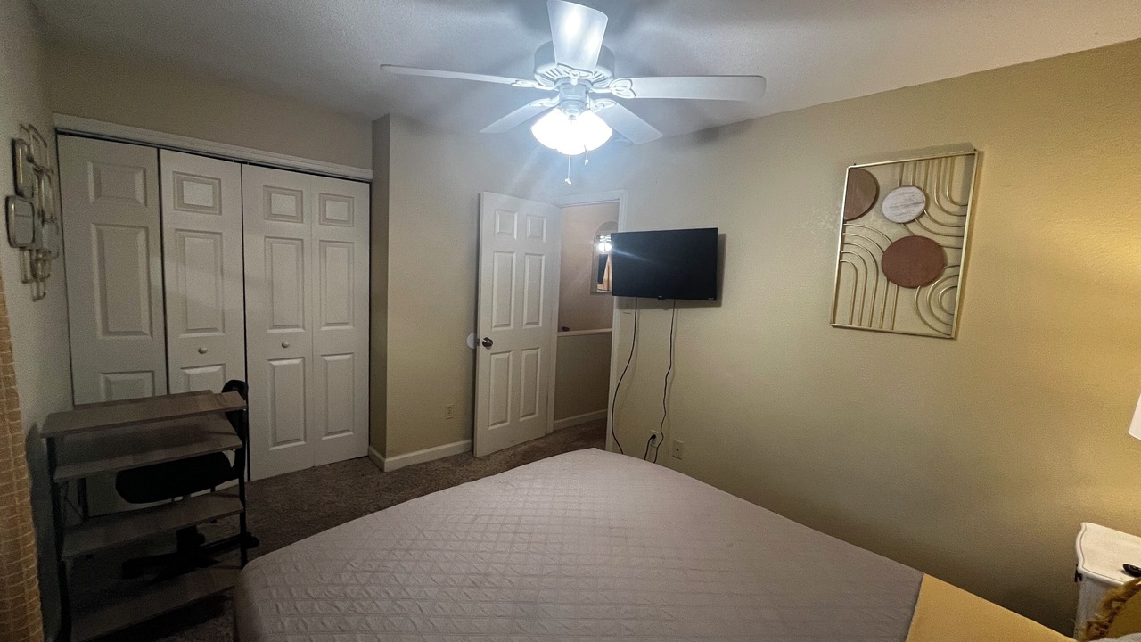Photo of Bedroom in Valdosta