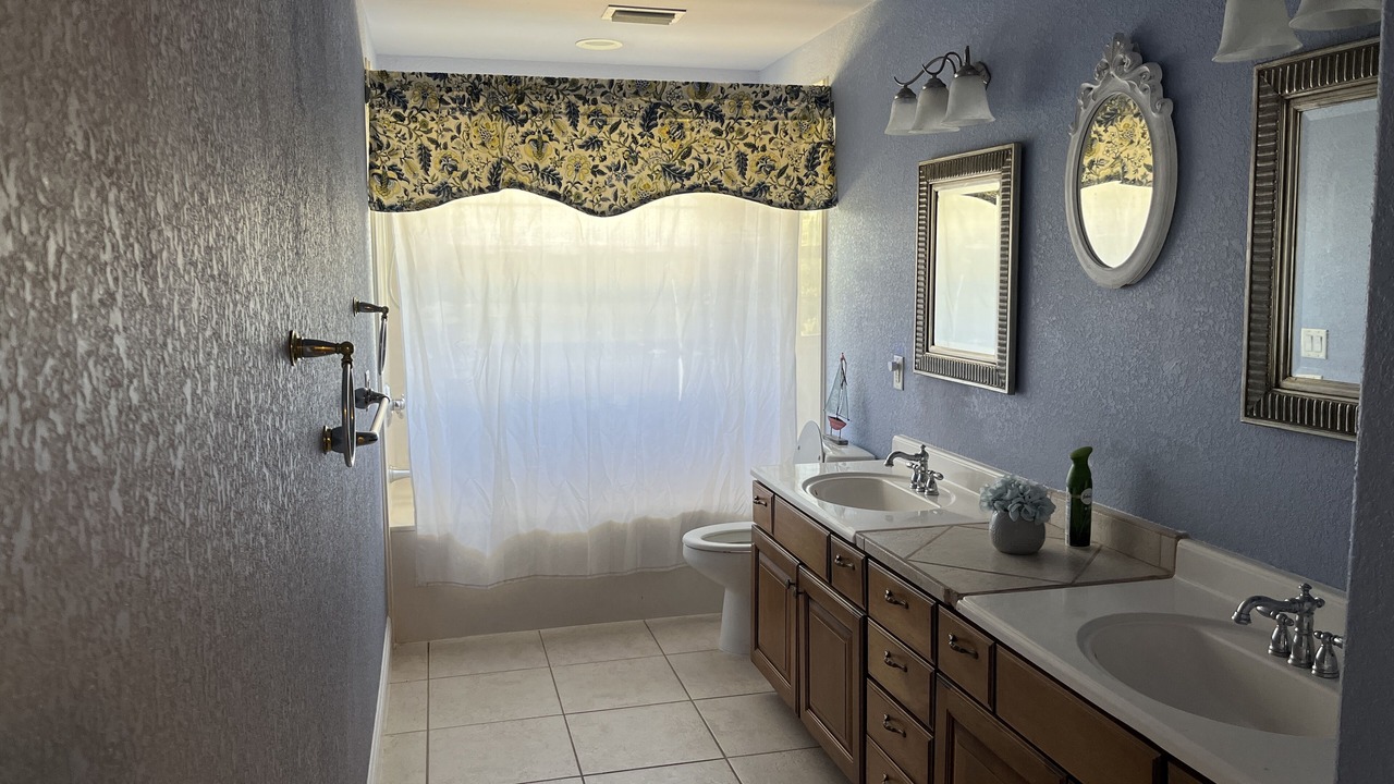 Photo of Bathroom in Umatilla