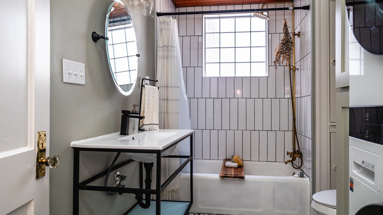 Photo of Bathroom in Fondren