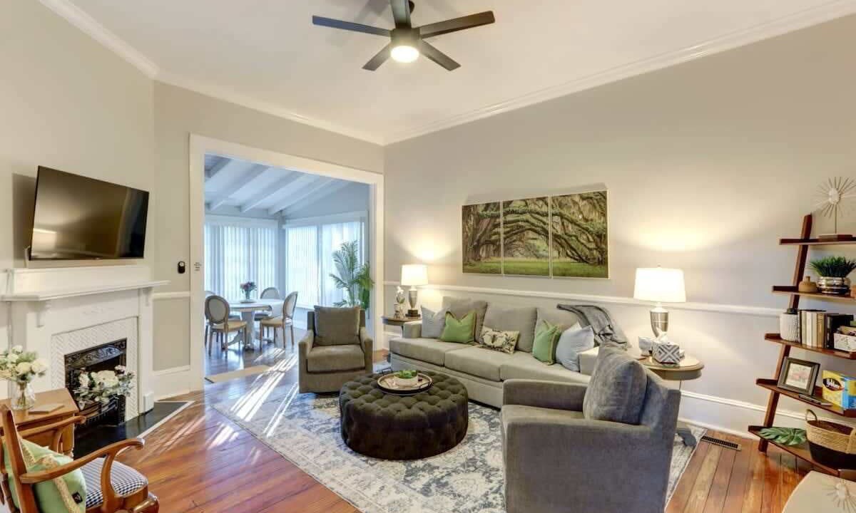 Photo of Livingroom in Hitch Village - Fred Wessels Homes
