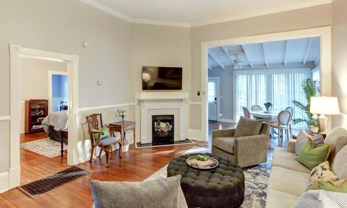 Photo of Livingroom in Hitch Village - Fred Wessels Homes
