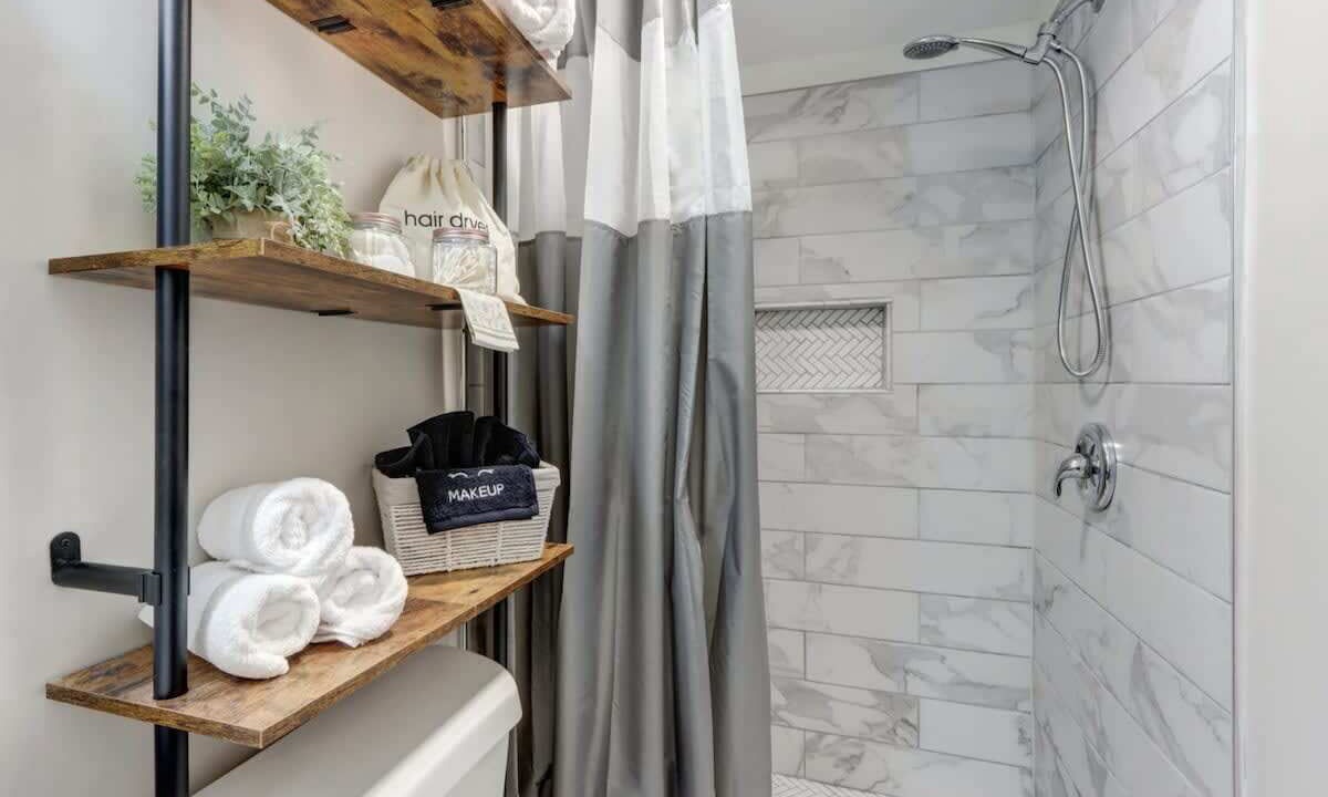 Photo of Bathroom in Hitch Village - Fred Wessels Homes