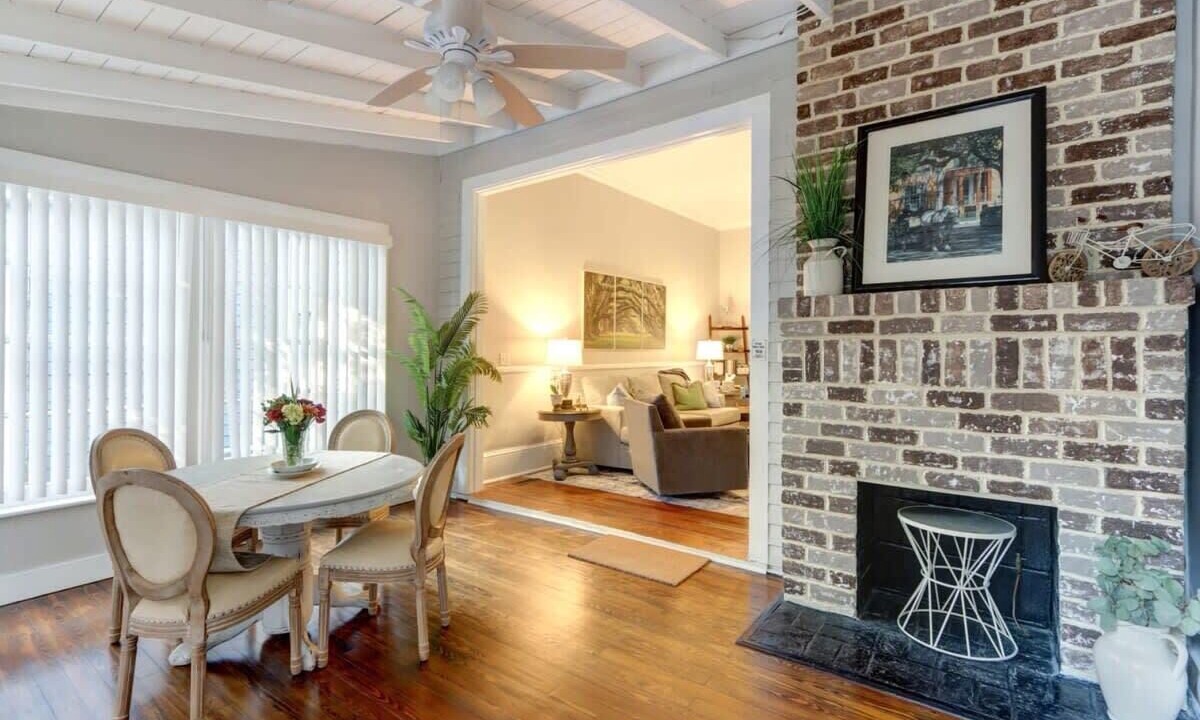Photo of Livingroom in Hitch Village - Fred Wessels Homes