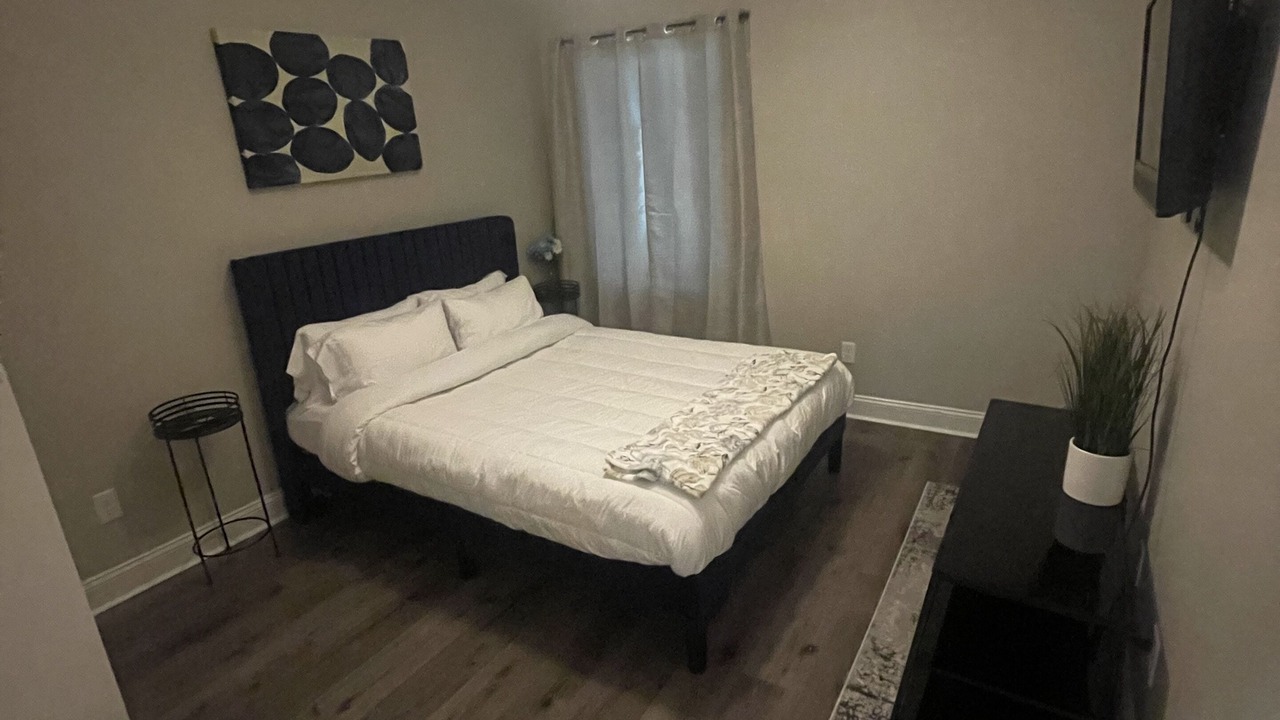 Photo of Bedroom in Adel
