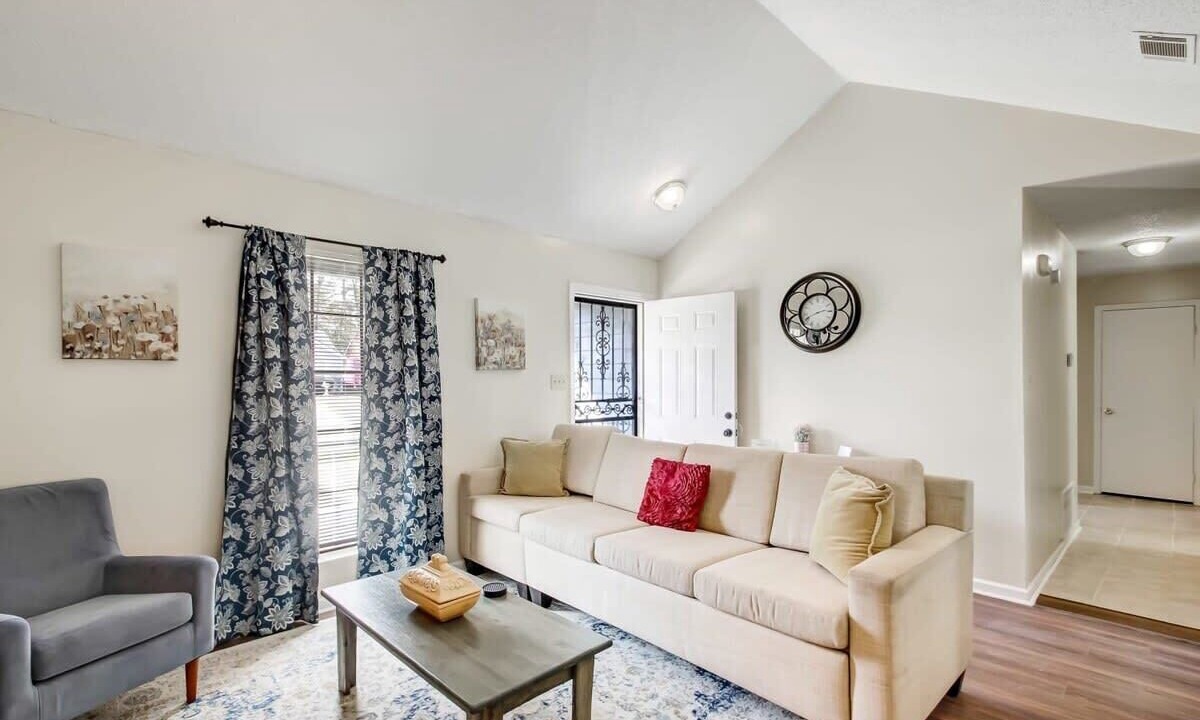 Photo of Bedroom in Savannah