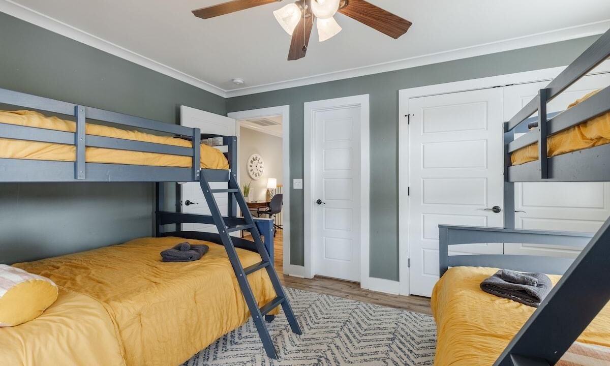 Photo of Bedroom in Lake Secession