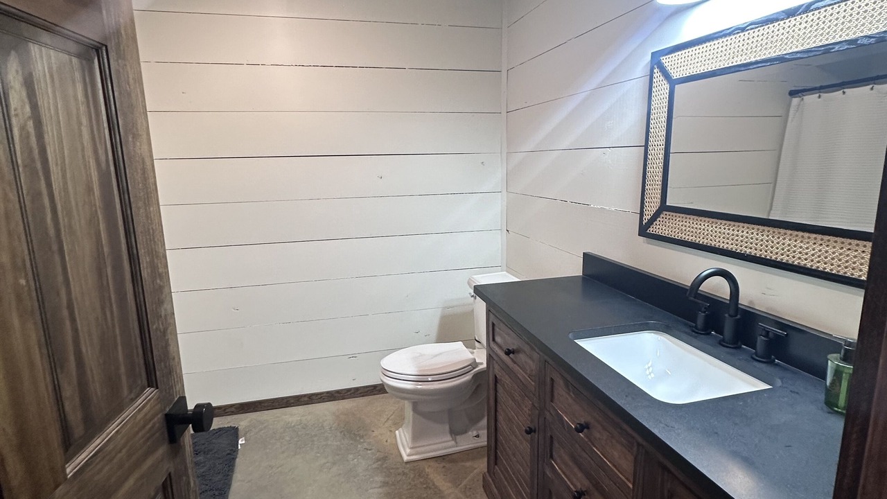 Photo of Bathroom in Aliceville
