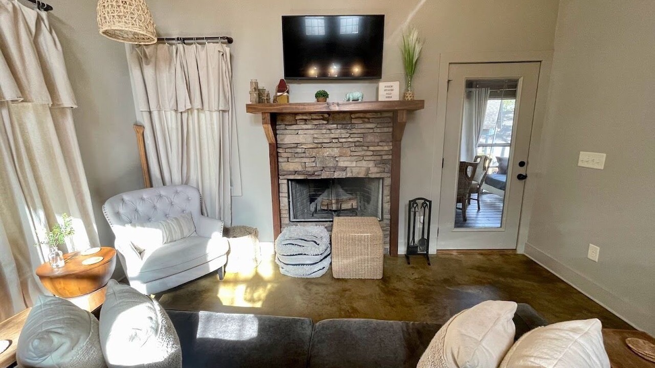 Photo of Livingroom in Tallassee
