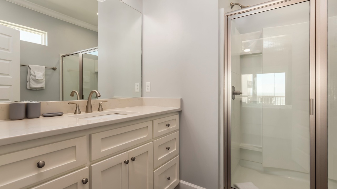 Photo of Bathroom in Dauphin Island
