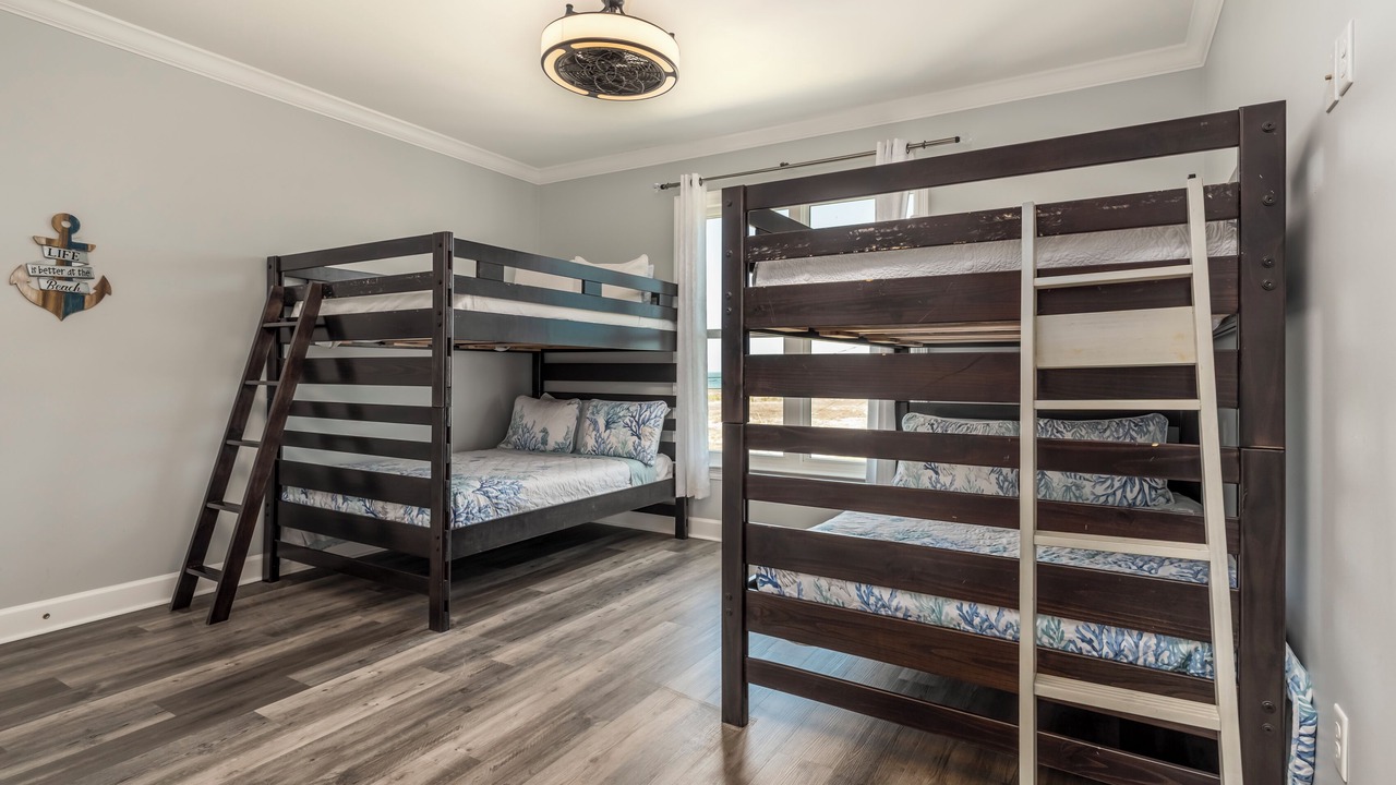 Photo of Bedroom in Dauphin Island