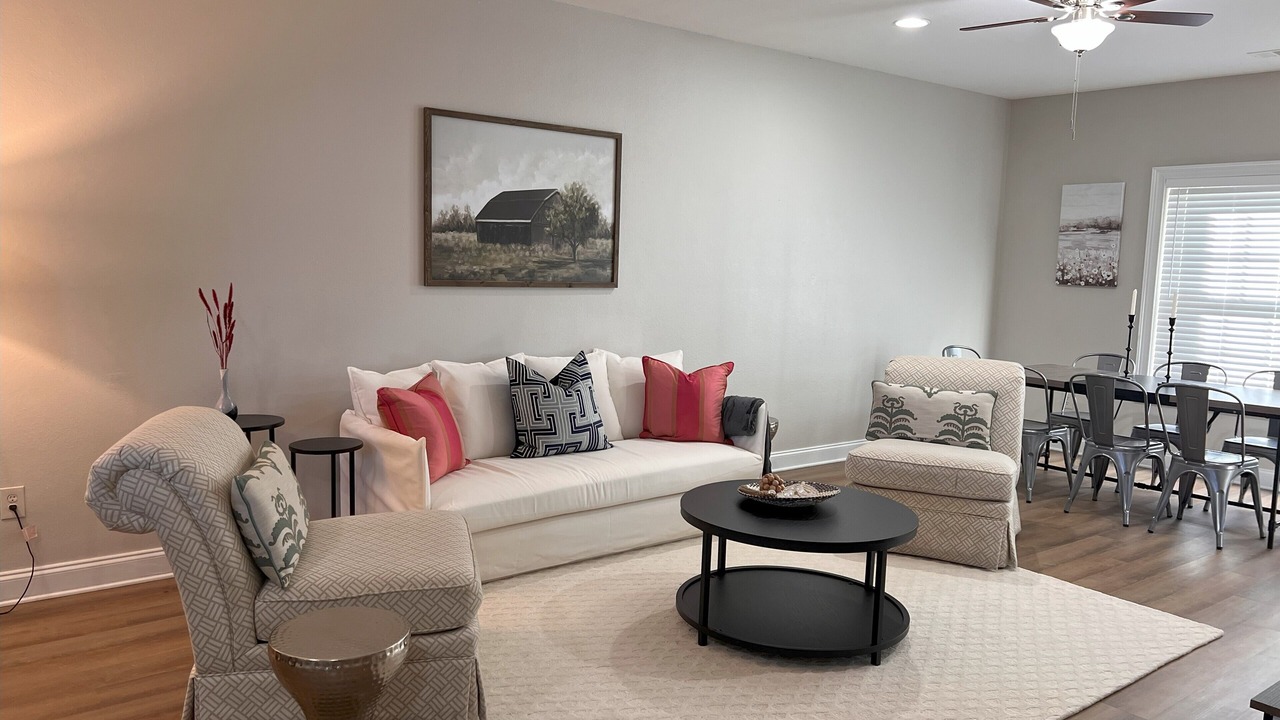 Photo of Livingroom in Auburn
