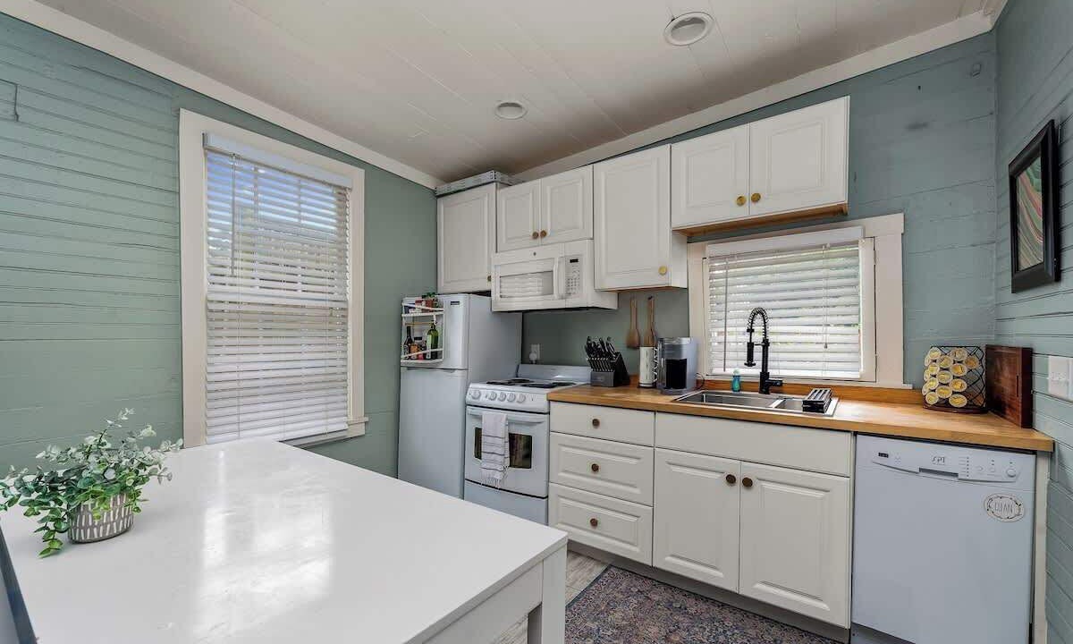 Photo of Kitchen in Historic Downtown Savannah
