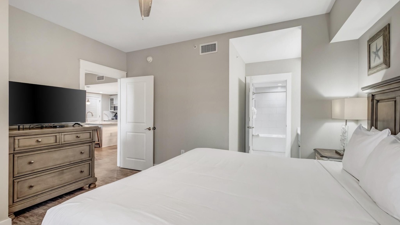 Photo of Bedroom in Baytowne Wharf