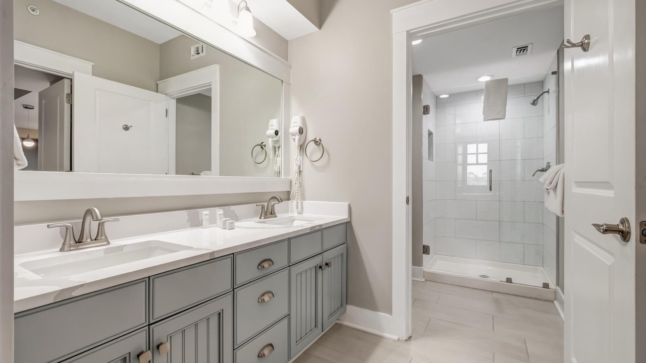 Photo of Bathroom in Baytowne Wharf