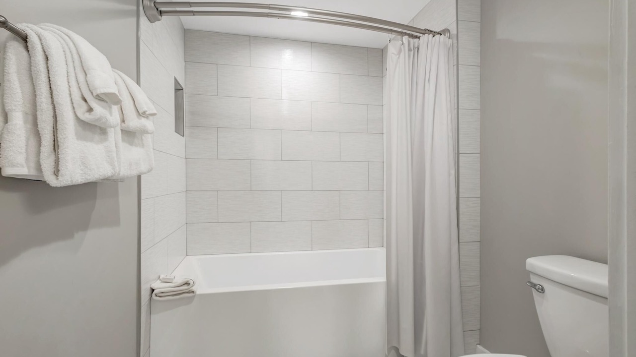Photo of Bathroom in Baytowne Wharf