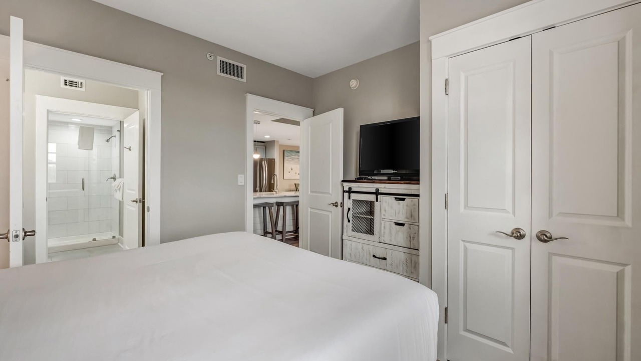 Photo of Bedroom in Baytowne Wharf
