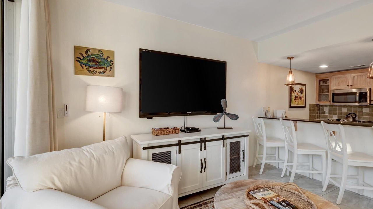 Photo of Livingroom in Baytowne Wharf