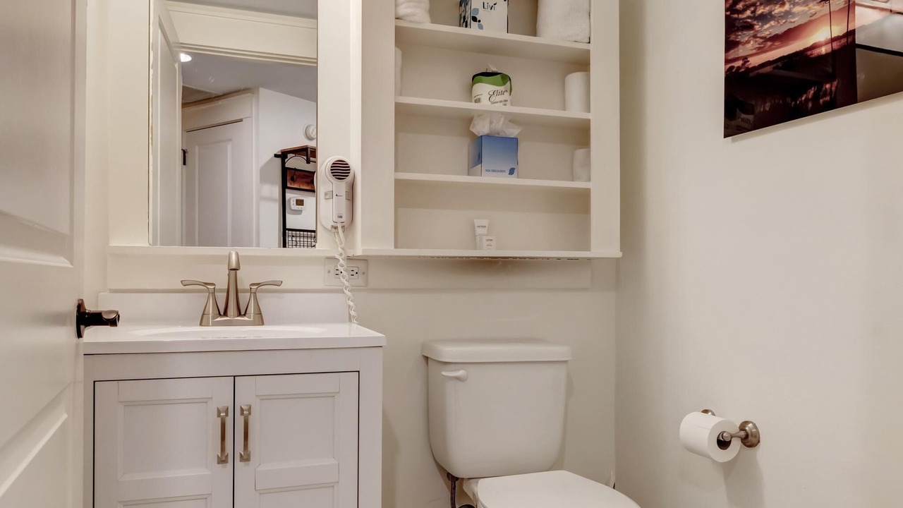 Photo of Bathroom in Baytowne Wharf