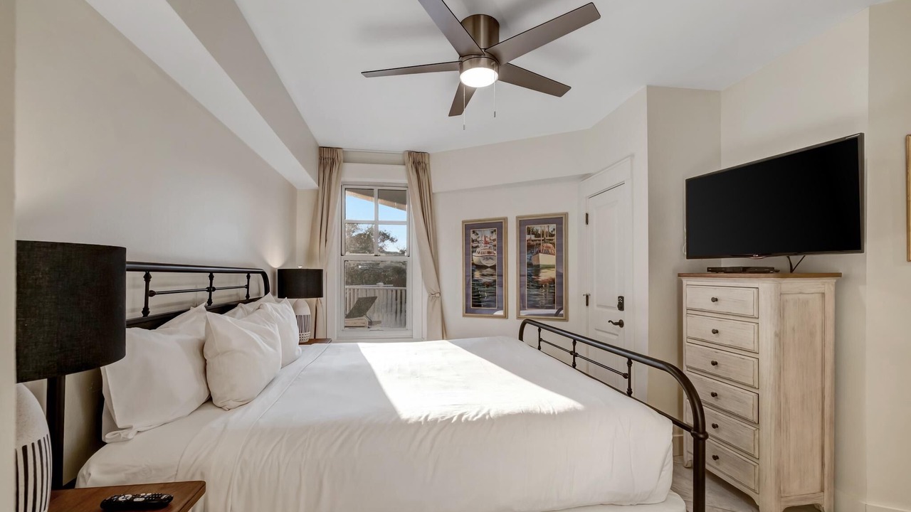 Photo of Bedroom in Baytowne Wharf