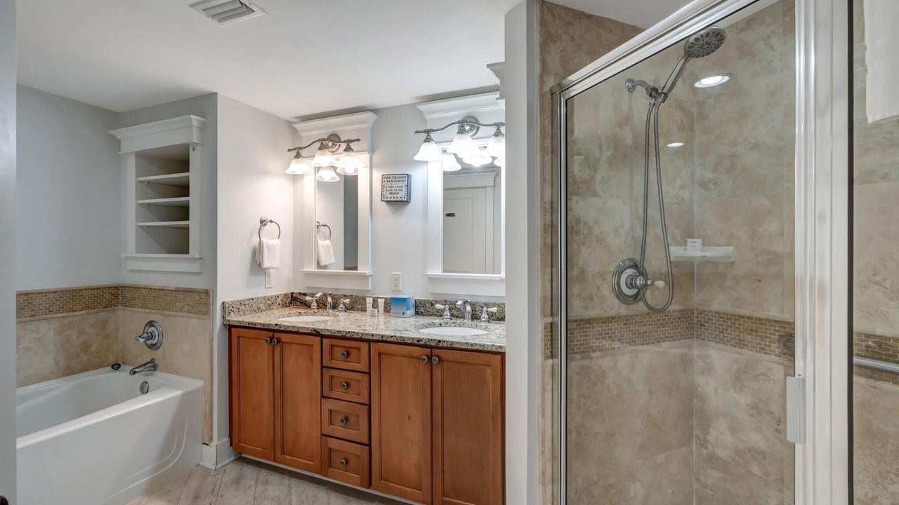 Photo of Bathroom in Baytowne Wharf