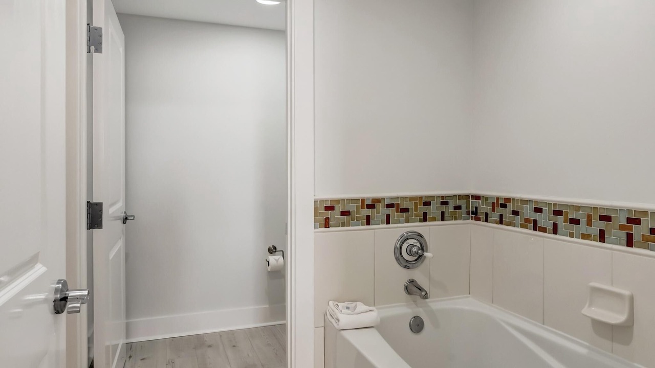 Photo of Bathroom in Baytowne Wharf