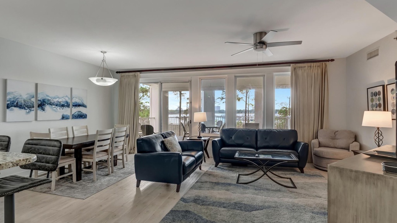 Photo of Livingroom in Baytowne Wharf