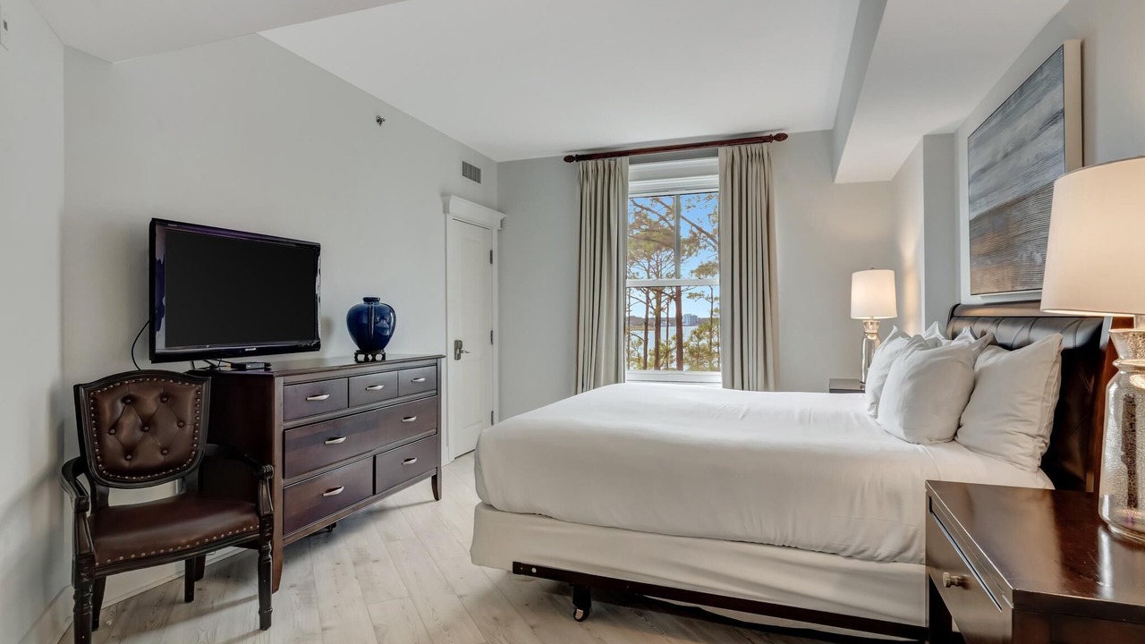 Photo of Bedroom in Baytowne Wharf