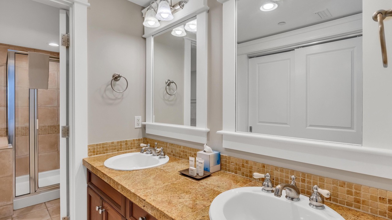 Photo of Bathroom in Baytowne Wharf