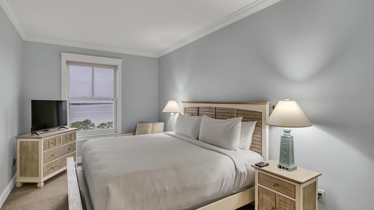 Photo of Bedroom in Baytowne Wharf