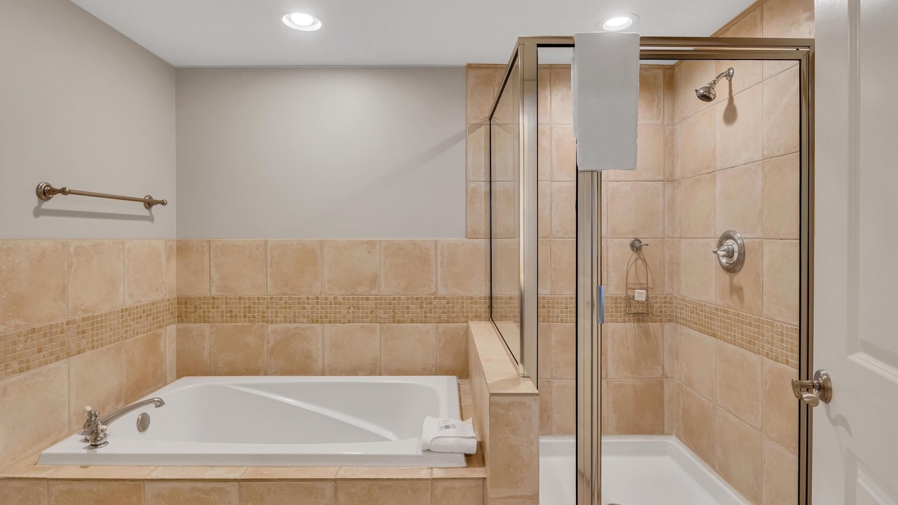 Photo of Bathroom in Baytowne Wharf