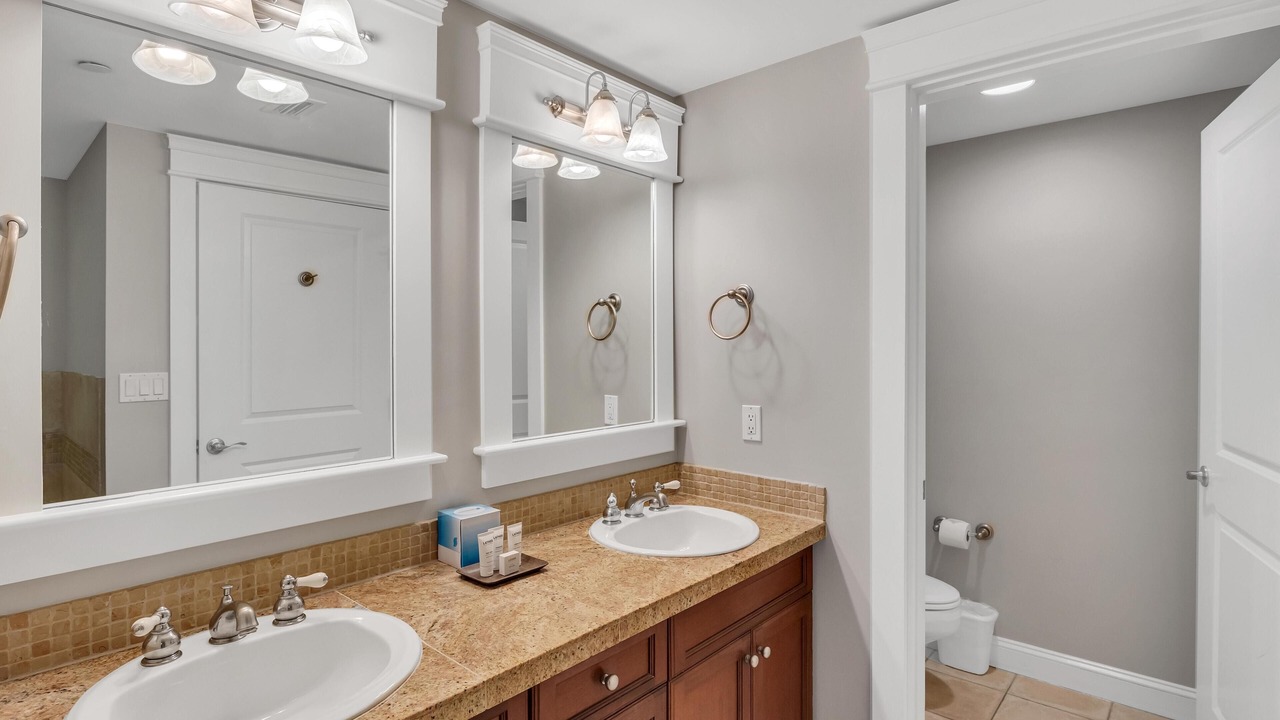 Photo of Bathroom in Baytowne Wharf