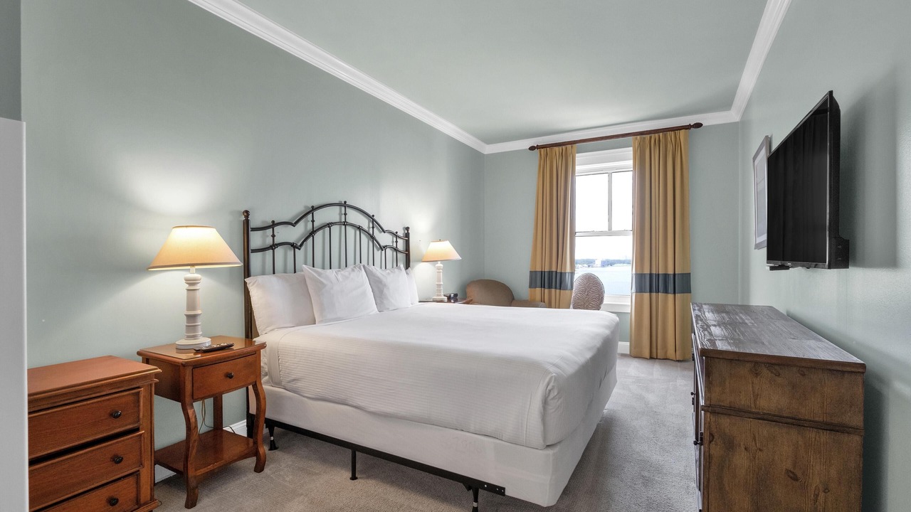 Photo of Bedroom in Baytowne Wharf