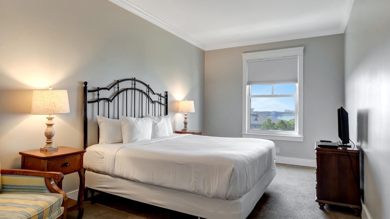 Photo of Bedroom in Baytowne Wharf
