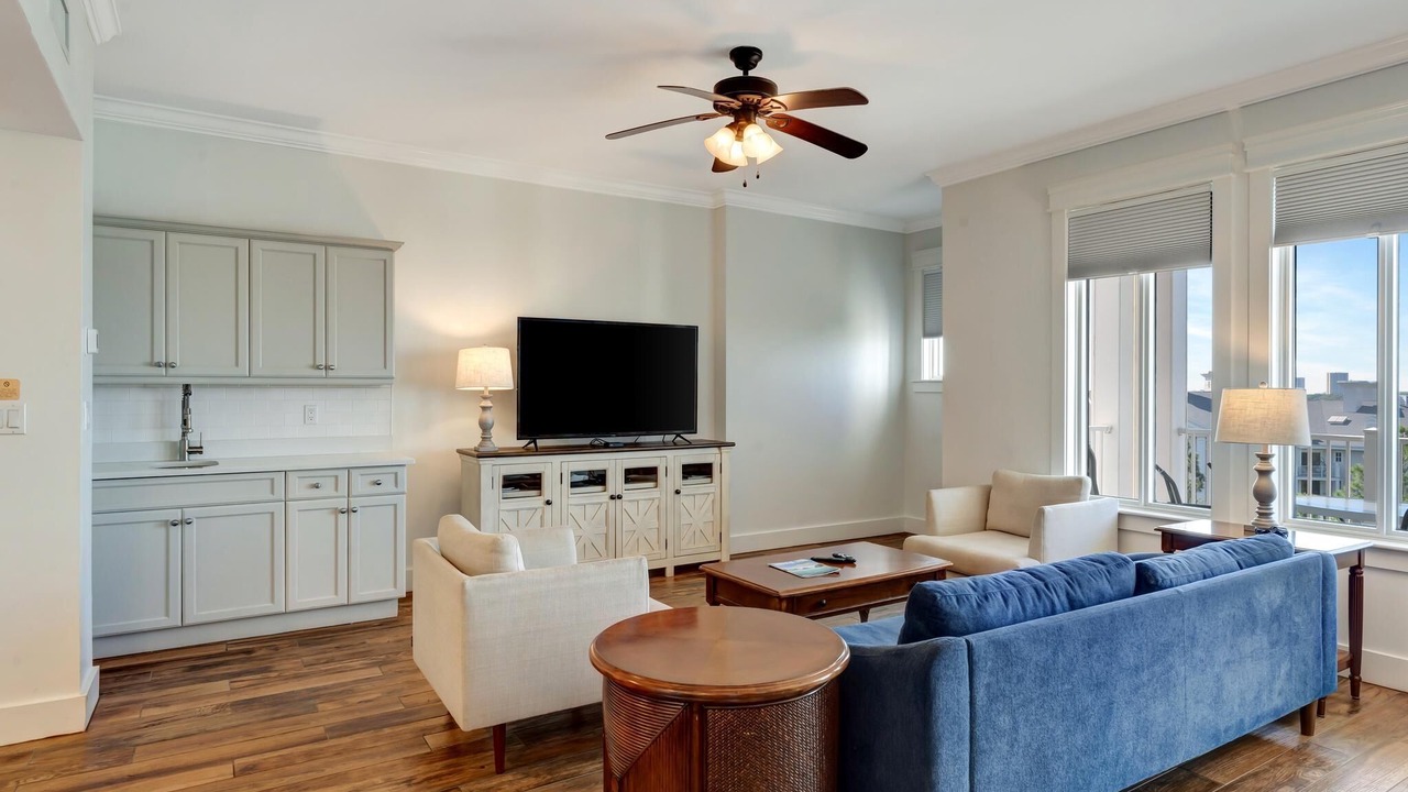 Photo of Livingroom in Baytowne Wharf