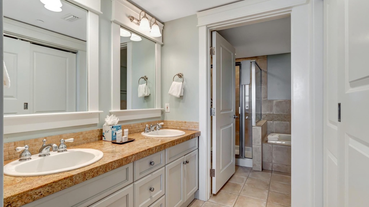 Photo of Bathroom in Baytowne Wharf