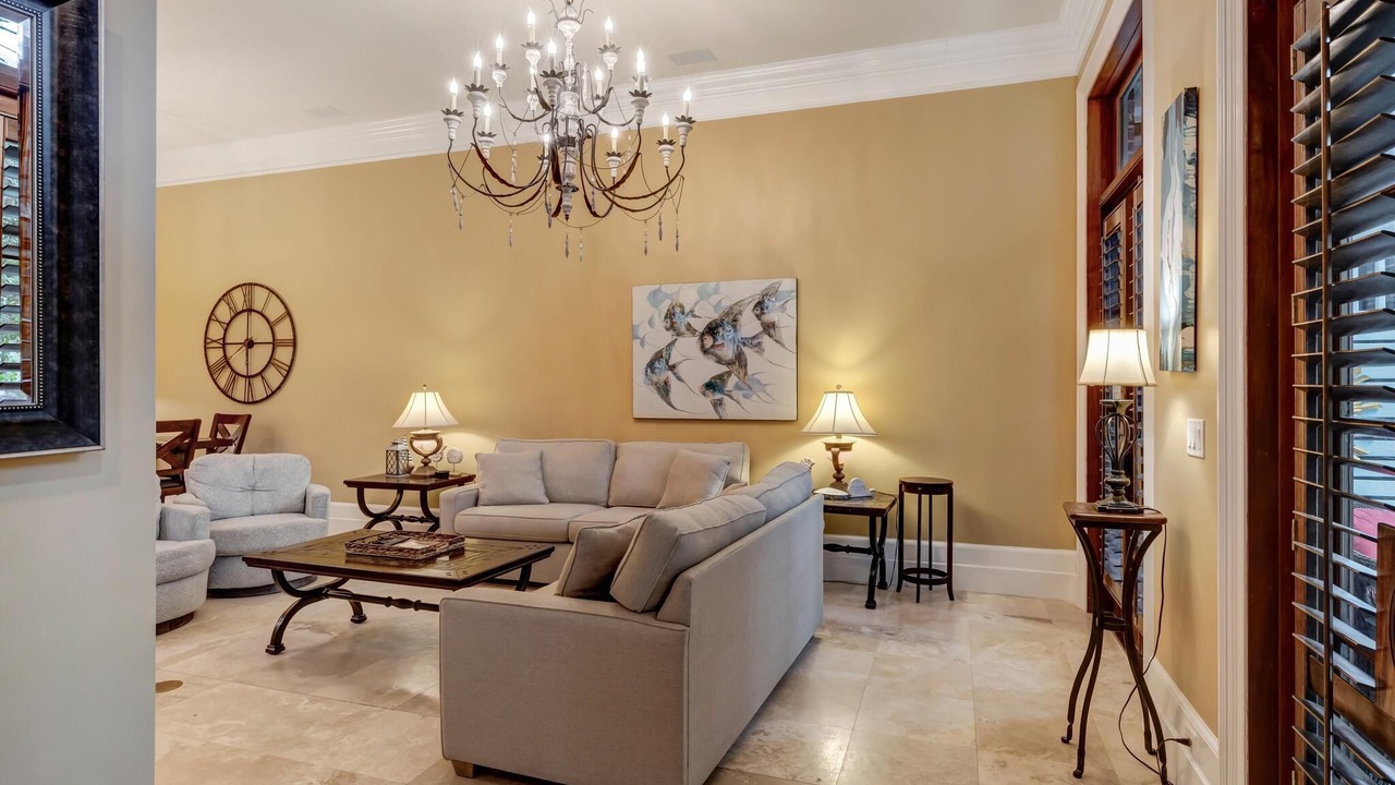 Photo of Livingroom in Baytowne Wharf