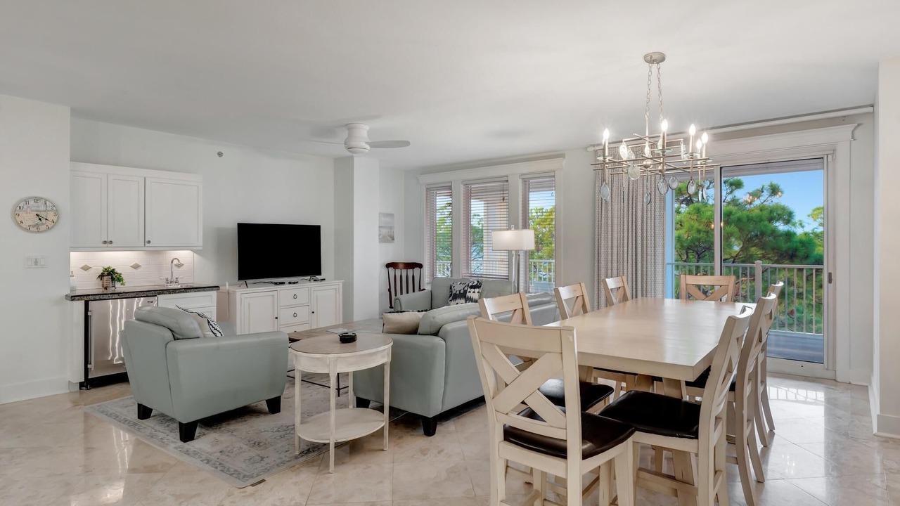 Photo of Livingroom in Baytowne Wharf
