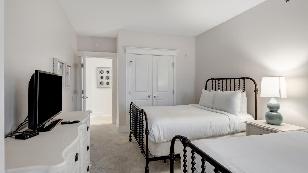 Photo of Bedroom in Baytowne Wharf