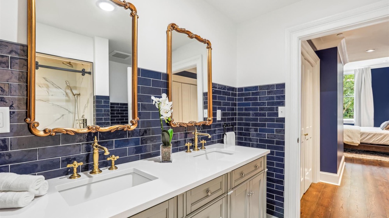 Photo of Bathroom in Historic District - North