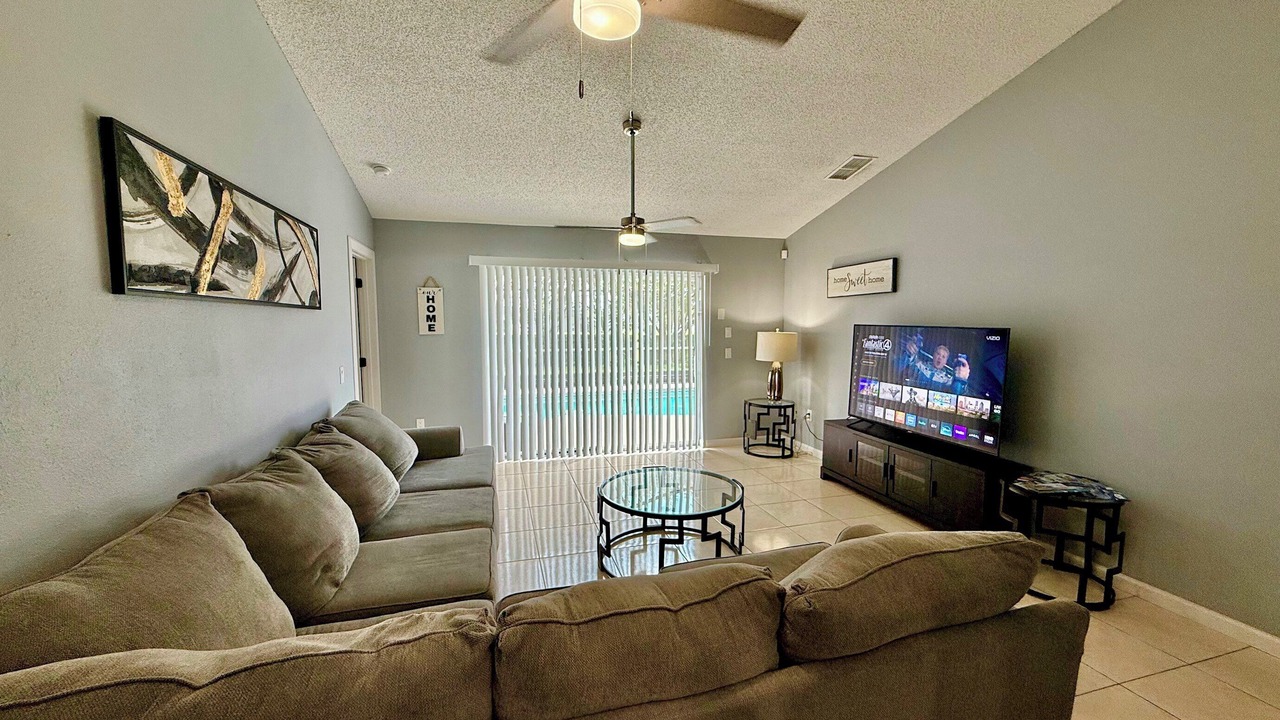 Photo of Livingroom in Loughman