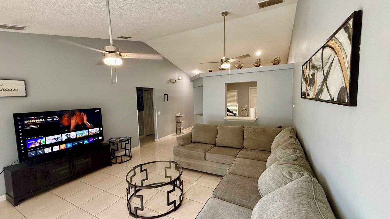 Photo of Livingroom in Loughman